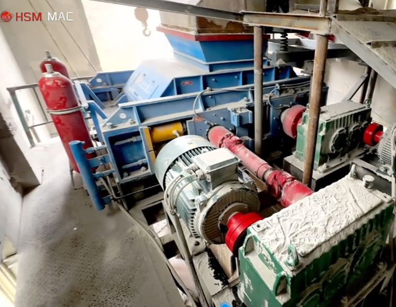 洛陽金礦用對輥破碎機破碎現場華盛銘重工